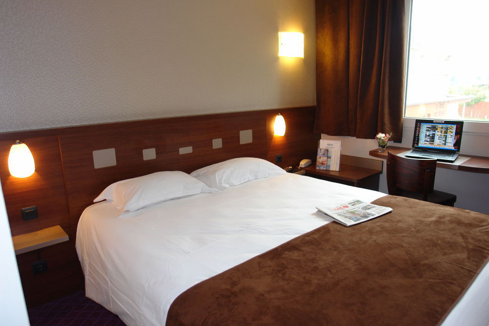 Brit Hotel Rennes Le Castel Zewnętrze zdjęcie