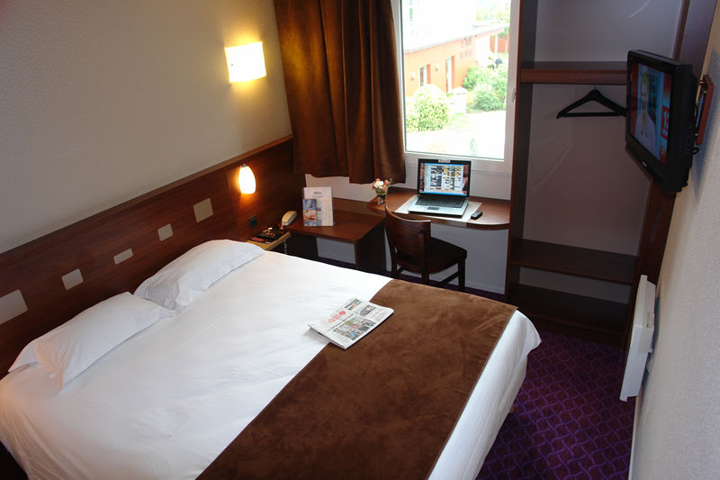 Brit Hotel Rennes Le Castel Pokój zdjęcie