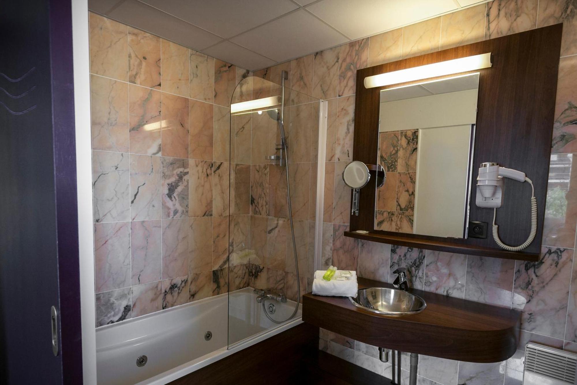 Brit Hotel Rennes Le Castel Zewnętrze zdjęcie
